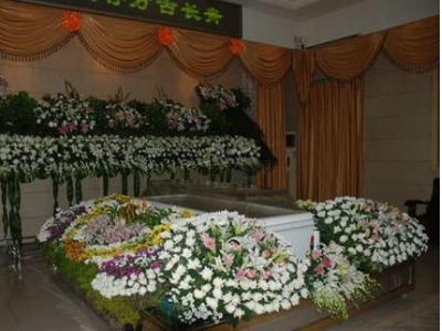 长沙殡仪馆殡仪鲜花布置